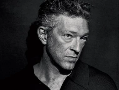 Τελικά ανέβηκε τα σκαλιά της εκκλησίας ο Βενσάν Κασέλ με την 20χρονη σύντροφό του! (φωτό)